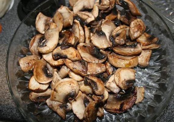 Мясные рулетики с грибами
